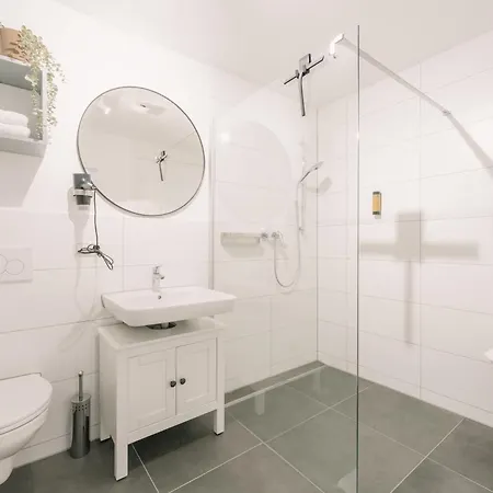 5 Min - Opera Apartment